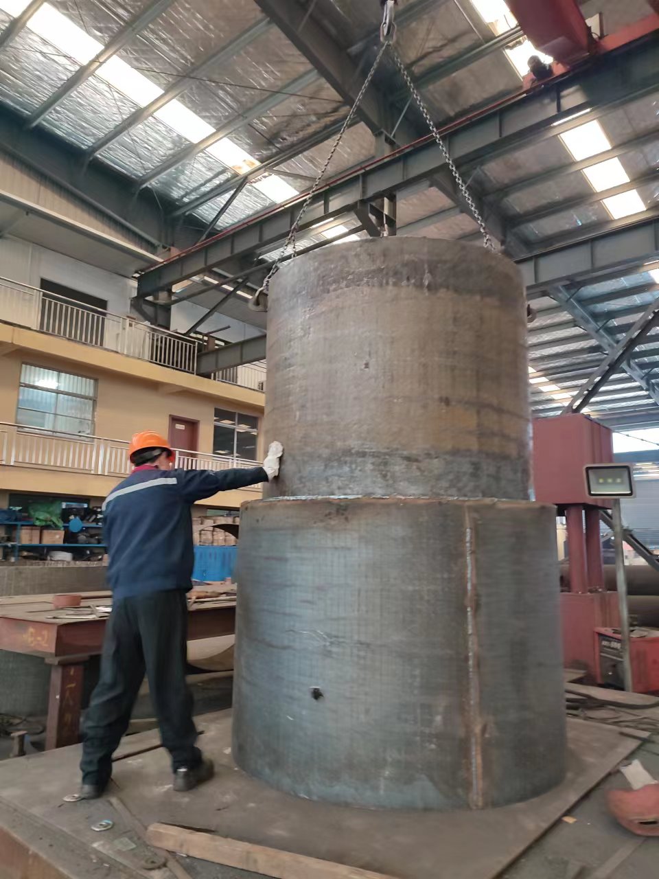 江西碳化铬耐磨料仓 碎玻璃料仓 堆焊耐磨钢板